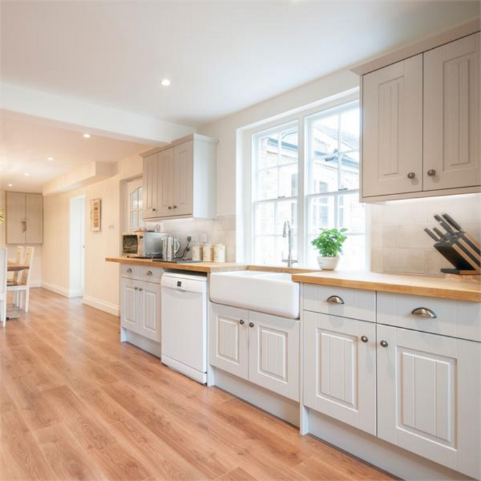 Juno Contractor Select UCES 24" 17W Economy LED Switchable White Undercabinet, 5CCT Selectable, 120V, White