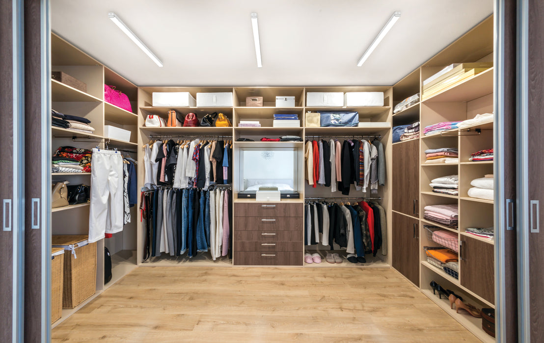 Lithonia Contractor Select CSS 4-ft Watt/CCT Selectable LED Strip Light, Up to 5884LM, 120-277V