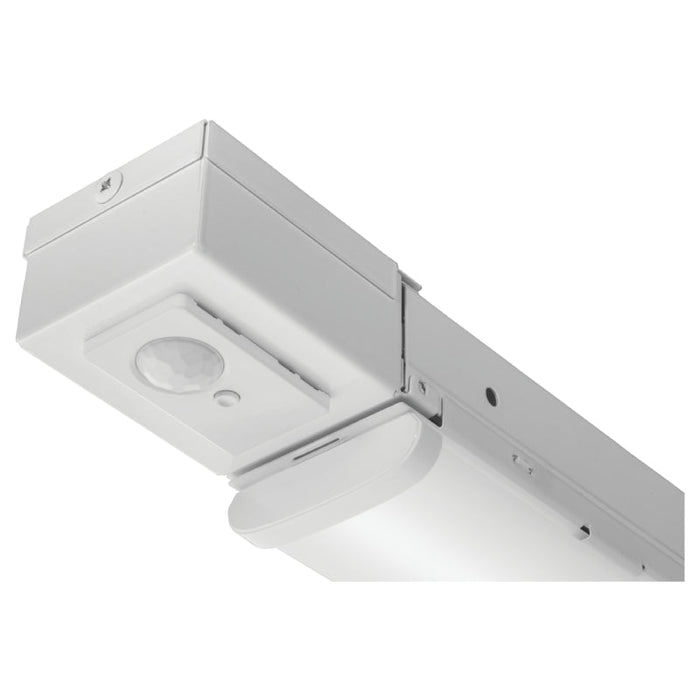 Lithonia CSS 8-ft 72W , 4000K, 8596 LM, LED Strip Light with High Bay Sensor, MVOLT